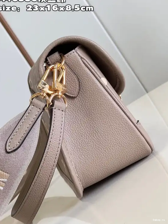 VUITTON Nano LOUIS Diane 0413